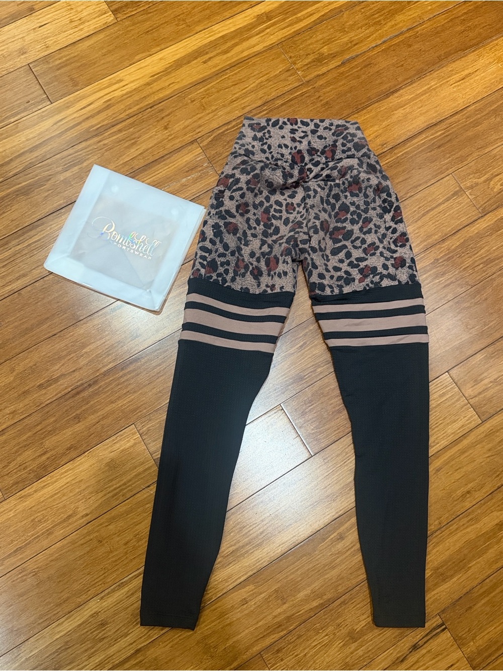 Bombshell Sportswear scrunch brown and black Leopard  High-Waist Leggings